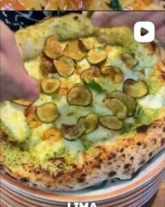 Pizza recien salida del horno, video para redes